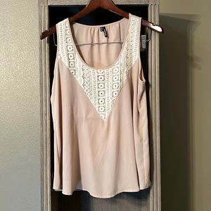 Maurice blouse sleeveless peekaboo back